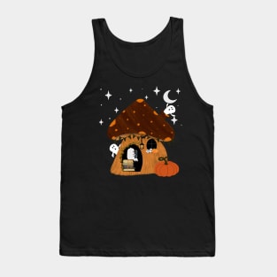 Cute Halloween mushroom and ghost design in autumn colours. Tank Top